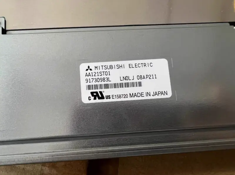 Mitsubishi AA121ST01 Remplacement du panneau LCD