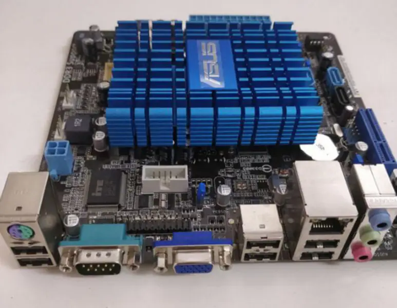 Carte mère Asus AT5NM10T-I