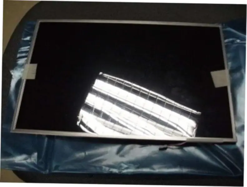 AUO B141EW04 V6 LCD