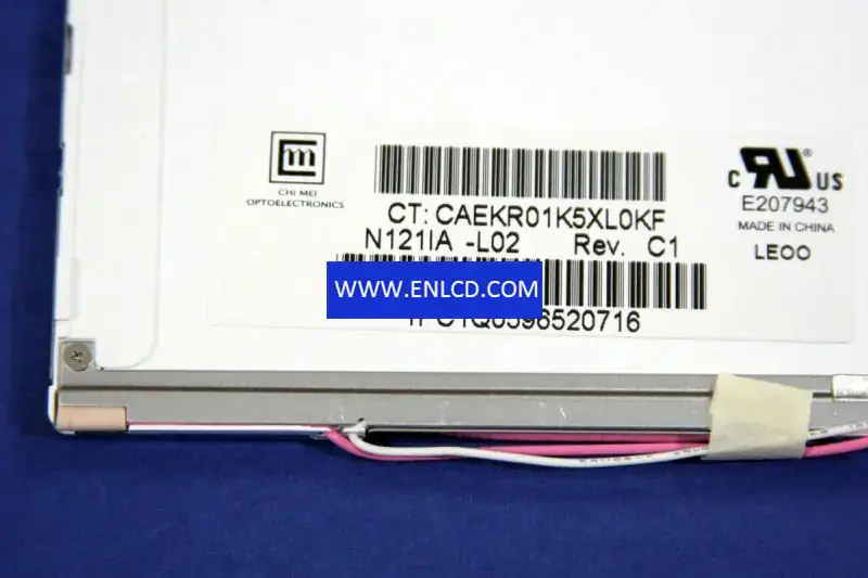 Remplacement du panneau LCD N121IA-L02 Innolux