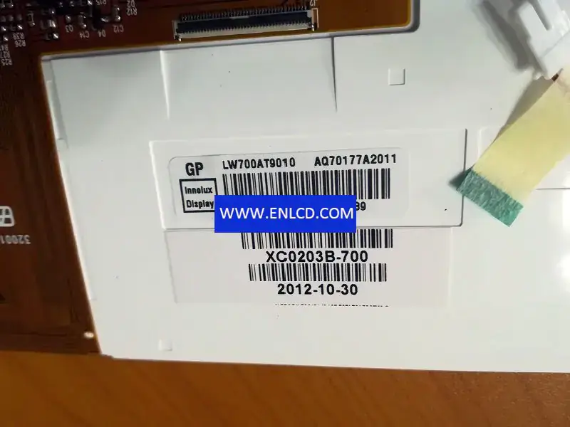 Remplacement du panneau LCD Innolux LW700AT9010