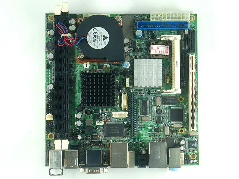 Carte mère IBASE MB899HF