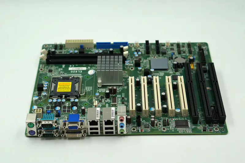 Carte mère DFI EL620-C