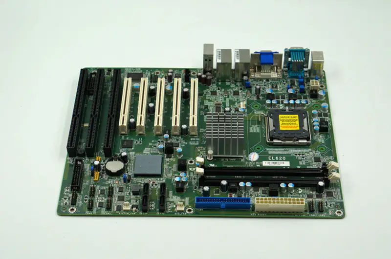 Carte mère DFI EL620-C