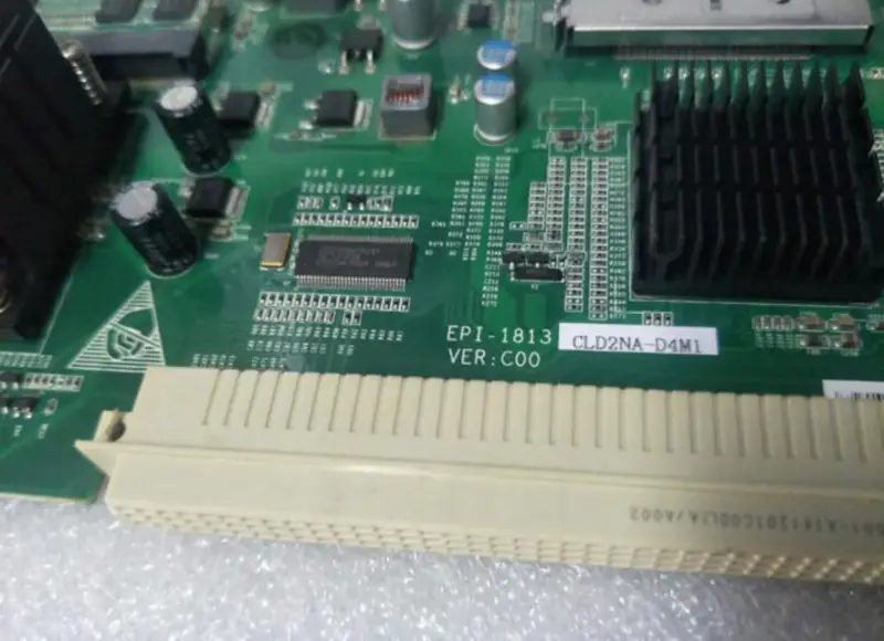 EPI-1813CLD2NA-D4M1 VER:C00 carte mère industrielle