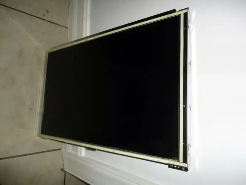 HannStar HSD230WX01 LCD