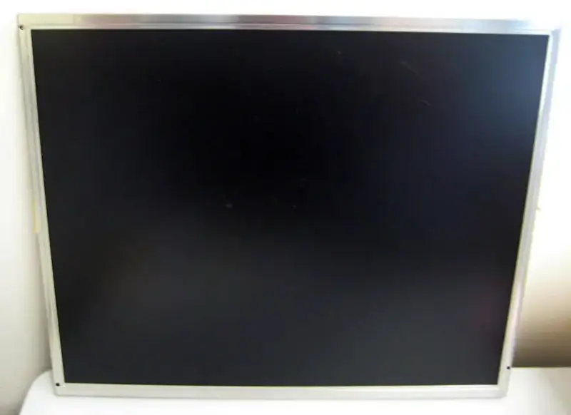 Remplacement du panneau LCD HYDIS HT17E12-100 pour moniteur de bureau