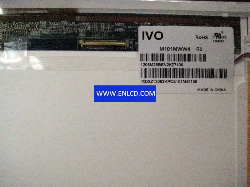 Remplacement du panneau LCD M101MWW4 R0 IVO