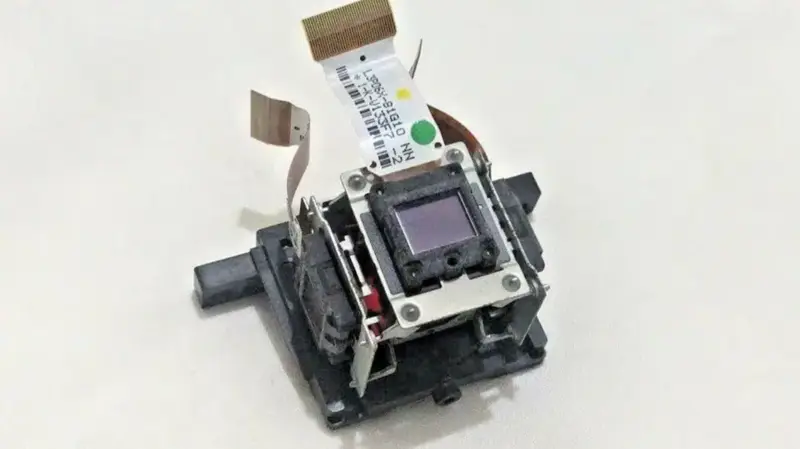 Substituição do painel LCD Epson L3P06X-82G10 para projetor