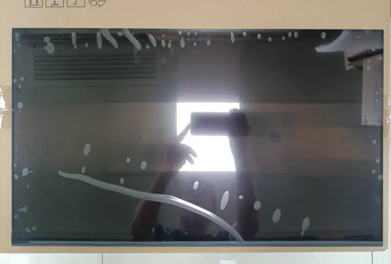 Remplacement de l'écran LCD LG LM270WFA-SSA2