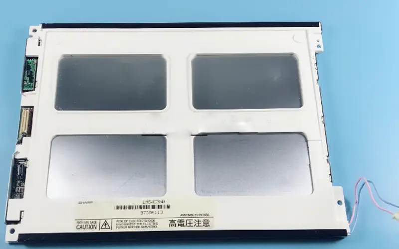 Sharp LM64C350 LCD