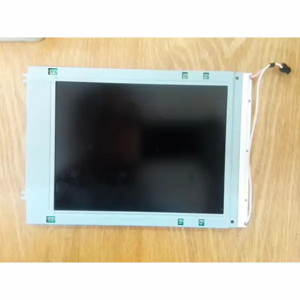 Sharp LM64C389 LCD