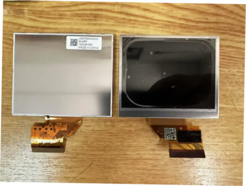 Sharp LQ035Q3DG03C LCD