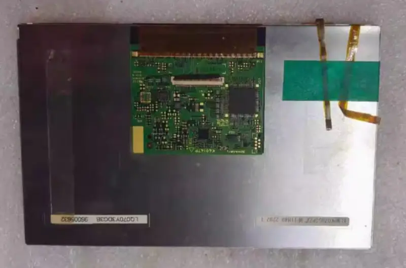 Sharp LQ070Y3DG3B LCD