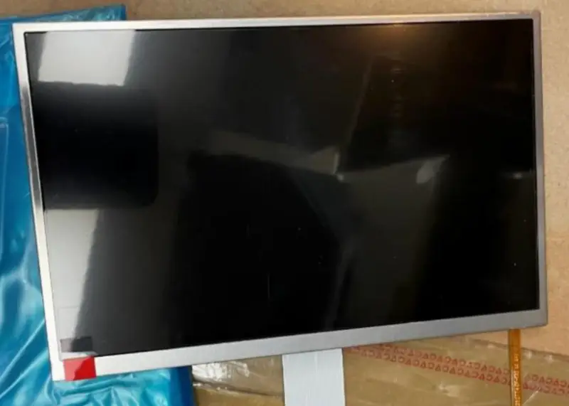 Sharp LQ070Y3DG3C LCD