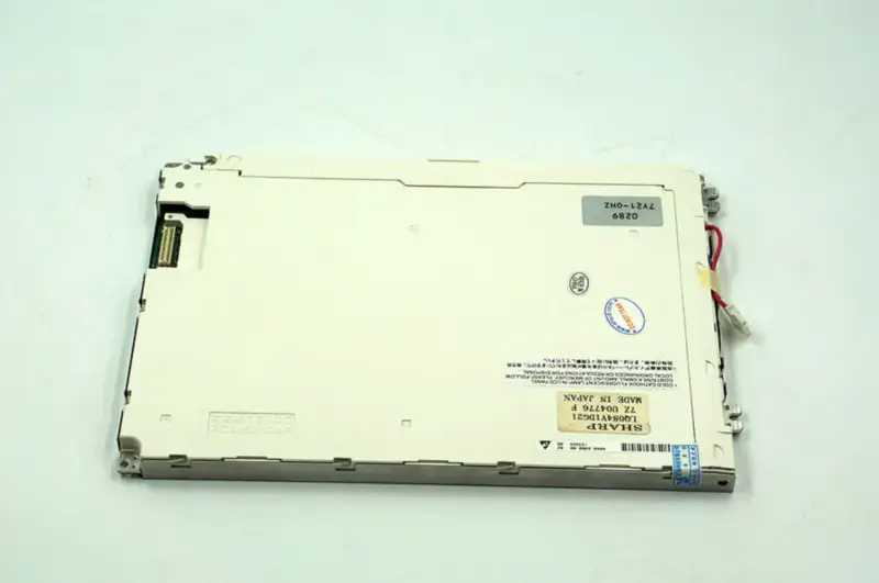 Remplacement du panneau LCD SHARP LQ084V1DG21 pour applications industrielles