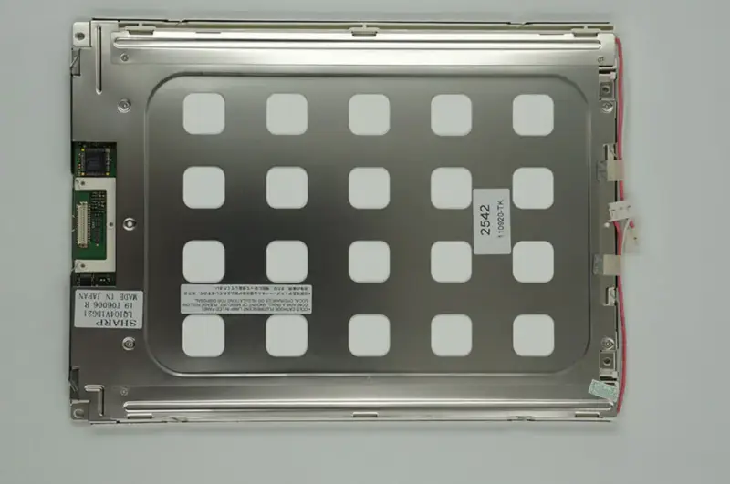 Remplacement du panneau LCD SHARP LQ104V1DG21 pour applications industrielles