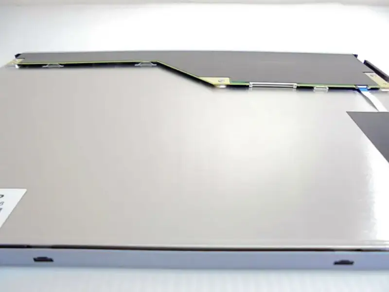 Wymiana panelu LCD SHARP LQ121K1LW56