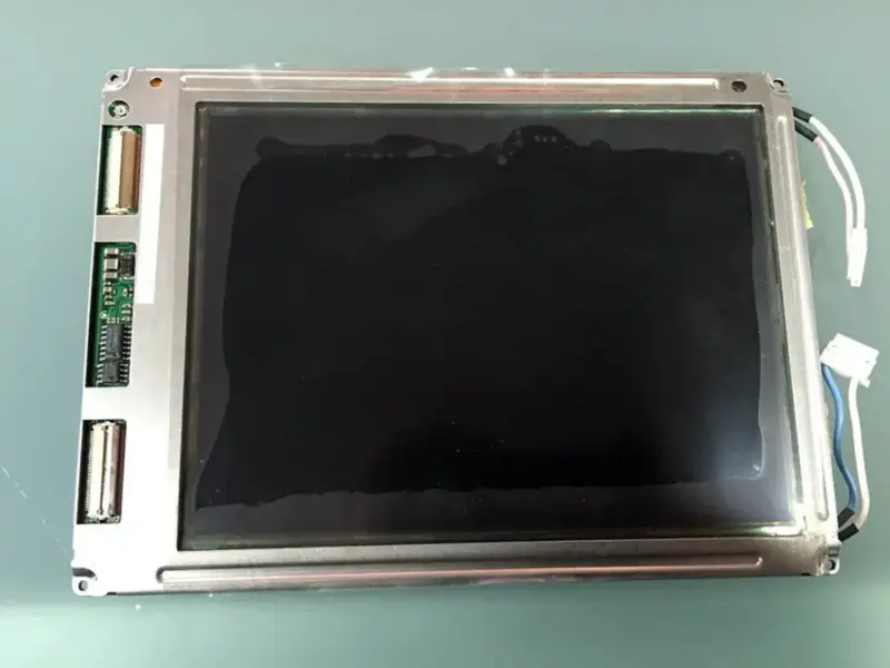 Sharp LQ64D141 LCD