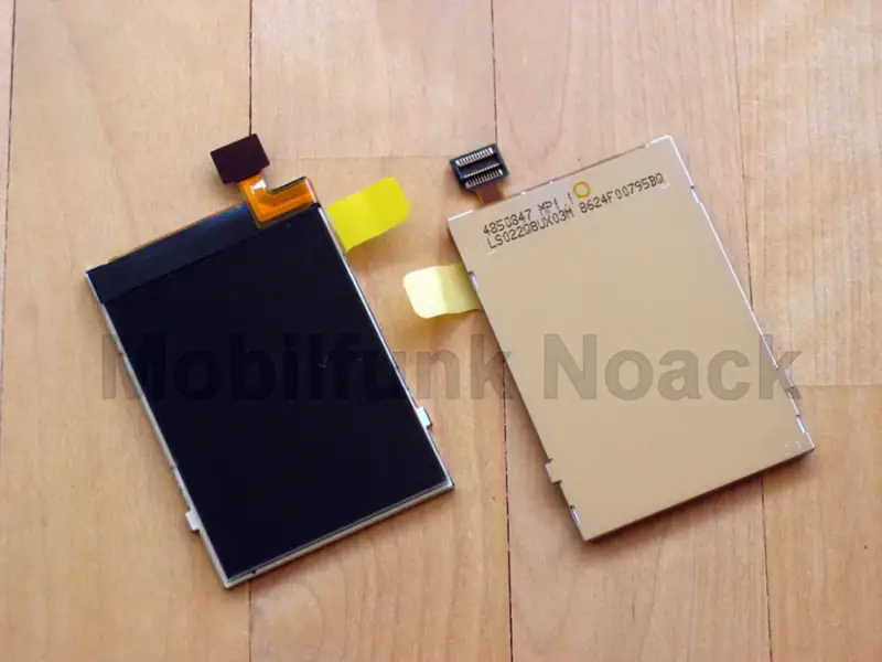 Sharp LS022Q8UX03 LCD