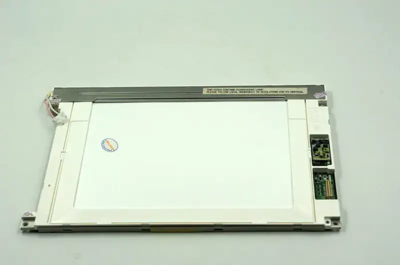 Remplacement du panneau LCD Samsung LT104V3-100 pour ordinateur portable