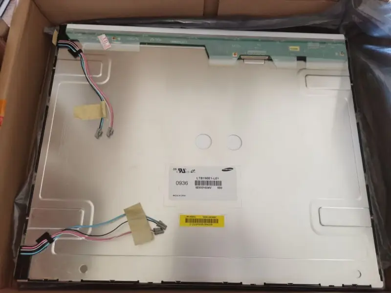 Samsung LTB190E1-L01 LCD