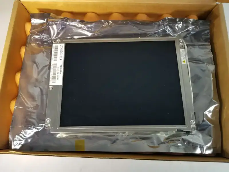 TOSHIBA LTM09C031A LCD