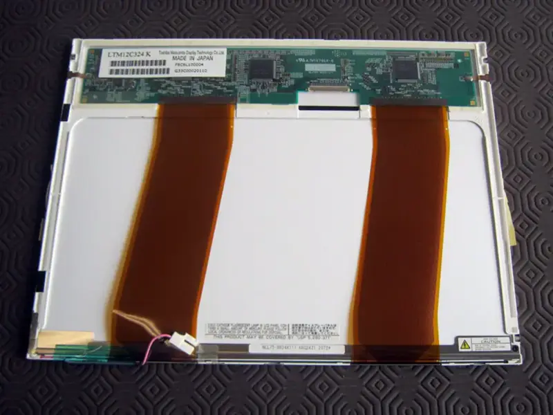 TOSHIBA LTM12C324K LCD