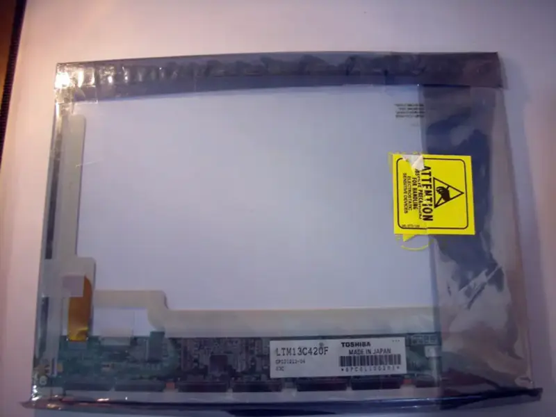 TOSHIBA LTM13C420F LCD