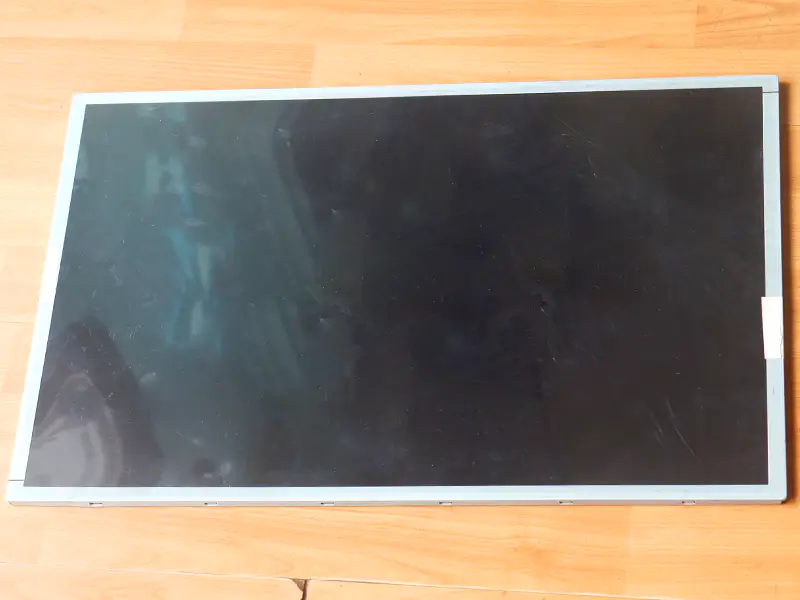 Remplacement du panneau LCD Samsung LTM240CL04