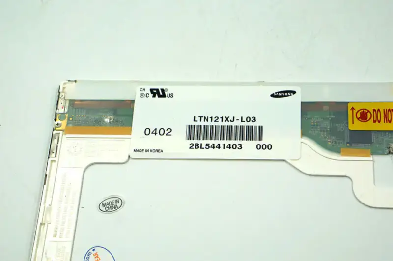 Remplacement du panneau LCD Samsung LTN121XJ-L03