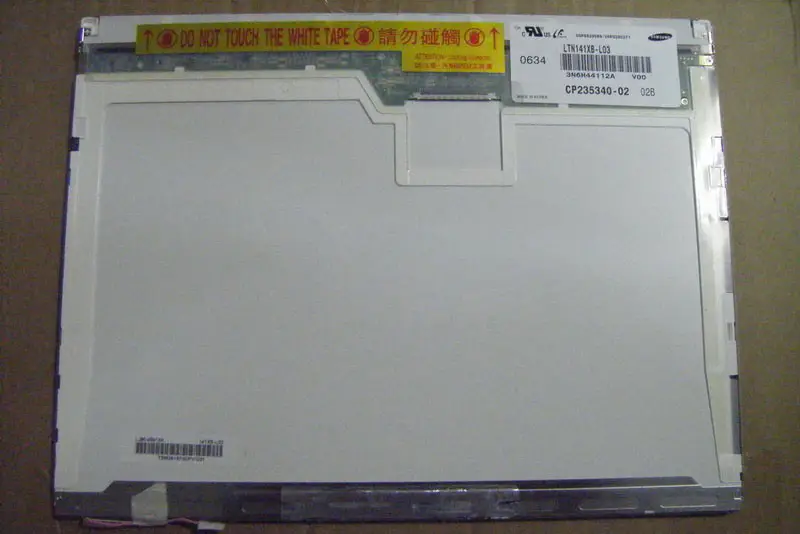 Remplacement du panneau LCD Samsung LTN141XB-L03