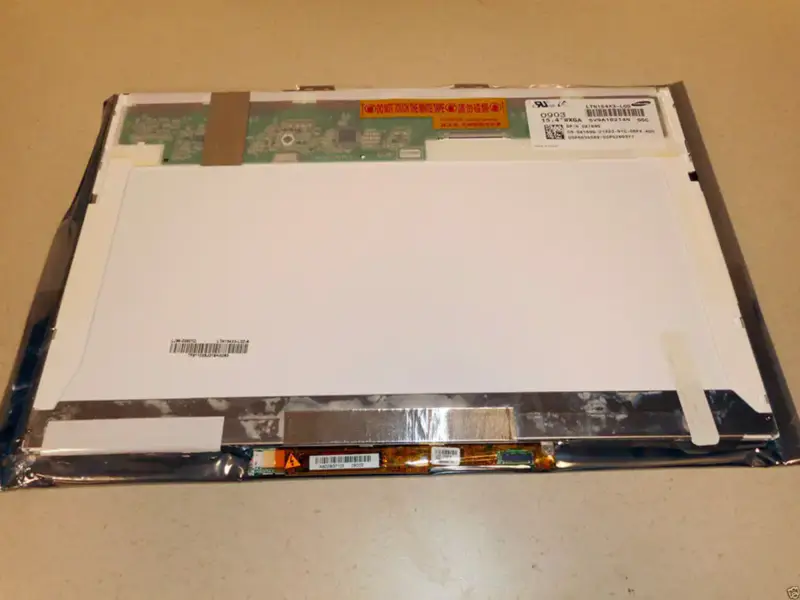 Samsung LTN154X3-L0D-0 LCD