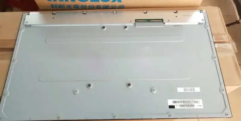 Remplacement du panneau LCD Innolux M270HCJ-LCB