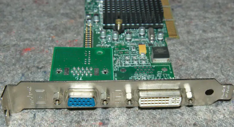MATROX G550 32MB G55+MDHA32DB Carte graphique AGP VGA