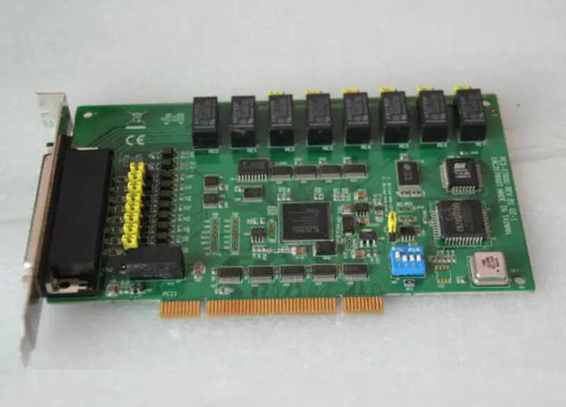 Advantech PCI-1760U REV.B1 A1 A2 Carte PCI universelle à 8 relais et 8 entrées numériques isolées