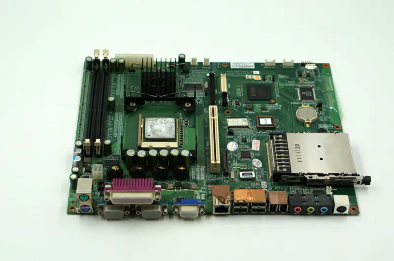 Carte mère industrielle Advantech PCM-9683