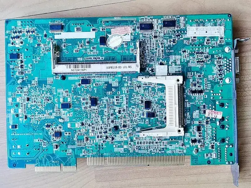 Carte mère IEI PICOE-945GSE-N270-512MB-R10
