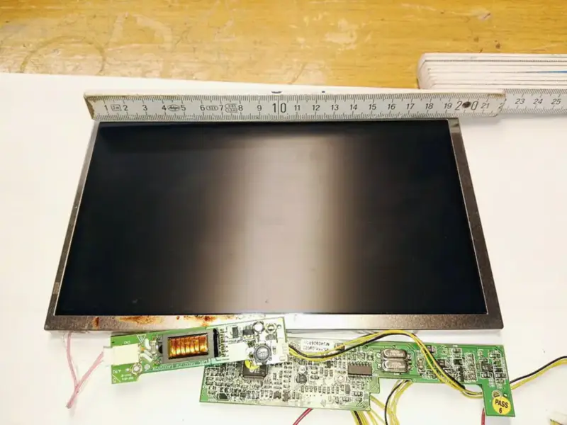 PVI PW084XS2 LCD