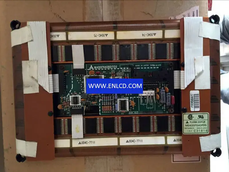 Remplacement du panneau LCD Panasonic MD400F640PD5 pour application industrielle