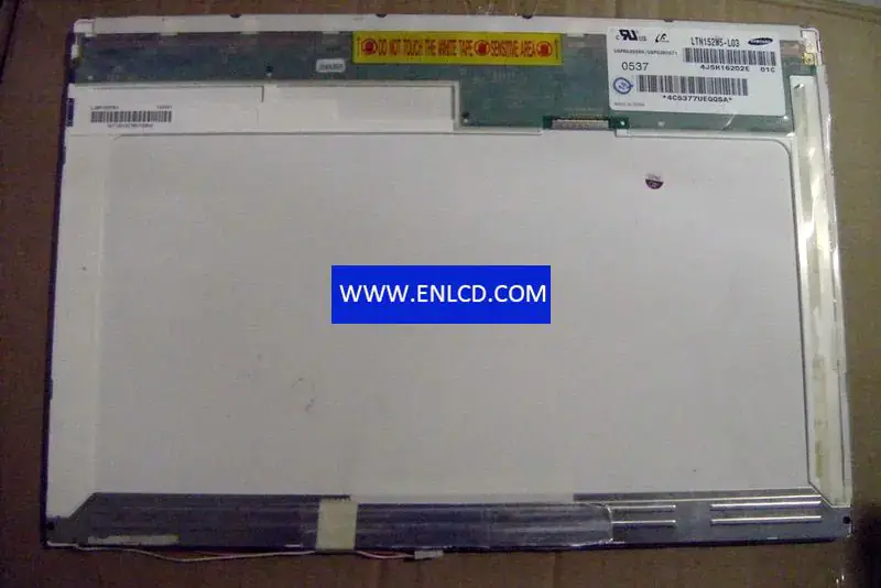 Sostituzione pannello LCD Samsung LTN152W5-L03-0