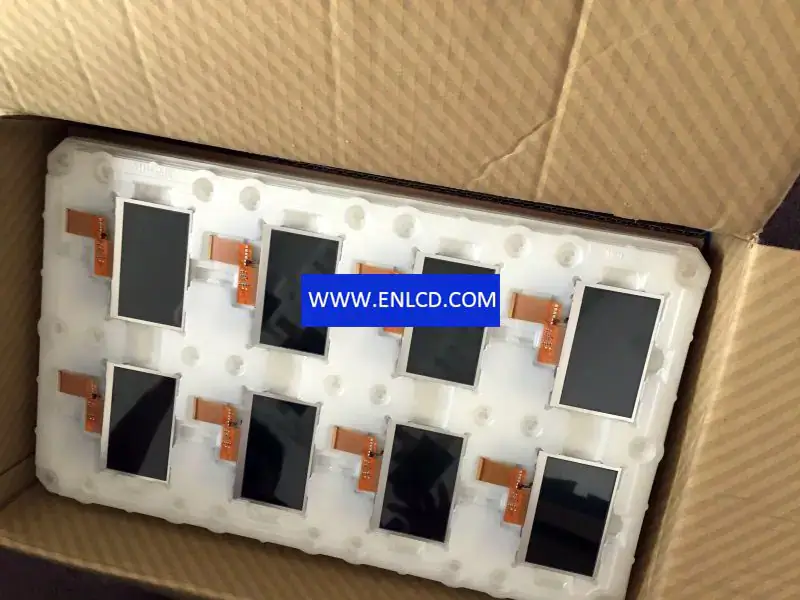 Remplacement du panneau LCD SHARP LQ043T1DG04