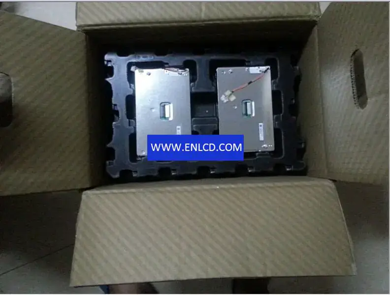 Substituição do painel LCD SHARP LQ080Y5DR01 para display automotivo