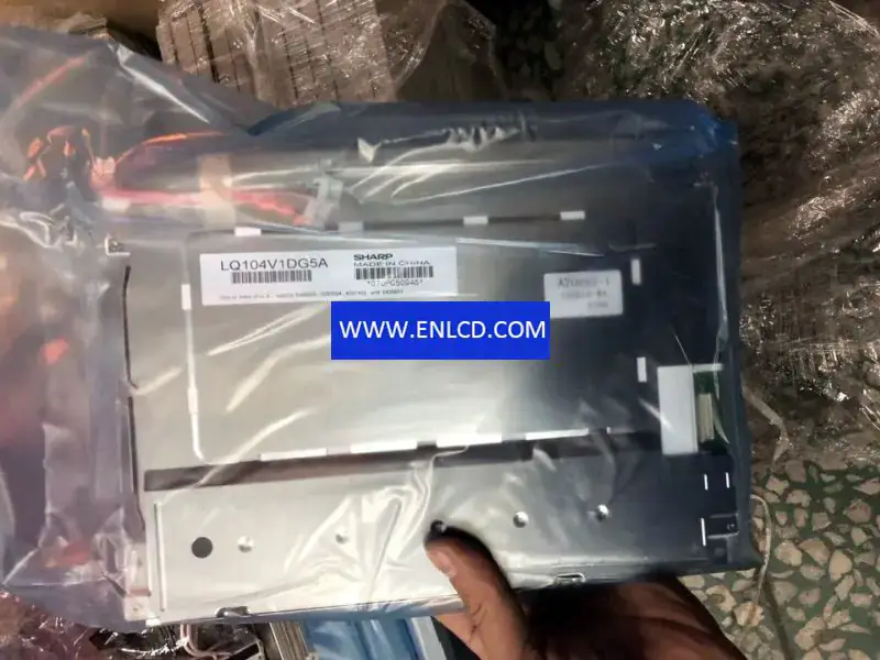 Remplacement du panneau LCD SHARP LQ104V1DG5A