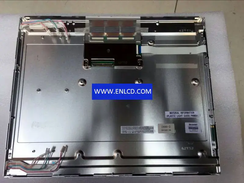 Remplacement du panneau LCD LQ181E1LW31 SHARP