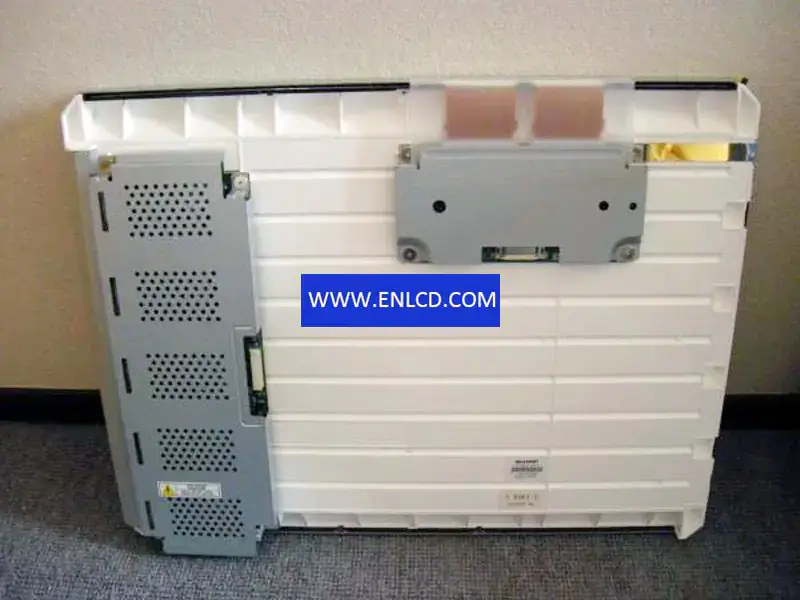Remplacement du panneau LCD SHARP LQ196A1LZ03