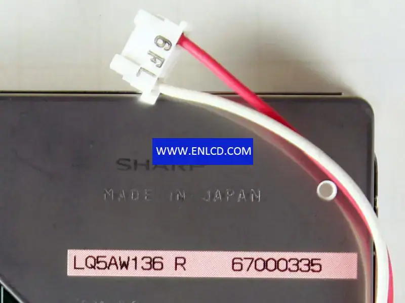 Remplacement du panneau LCD LQ5AW136R SHARP