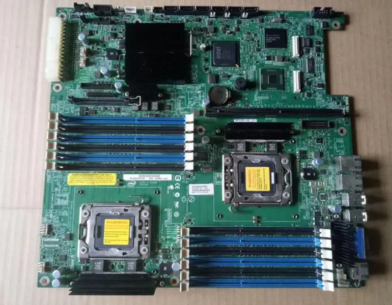 Piattaforma server Intel SR2600 Scheda madre S5520UR Doppio 1366