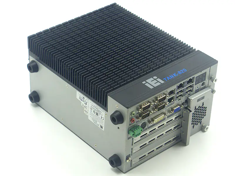 IEI TANK-820-H61 Ordinateur industriel