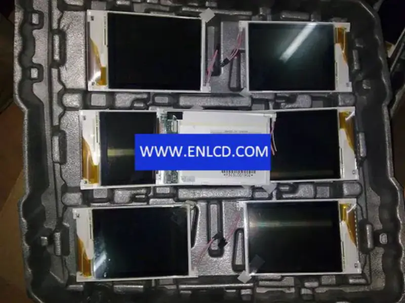 Remplacement du panneau LCD Toshiba LTM04C380K